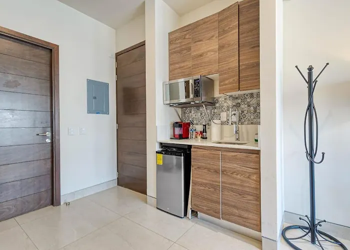 Spectacular Vista Vela - Near Major Attractions, Ac&balcony Grill Cabo San Lucas
